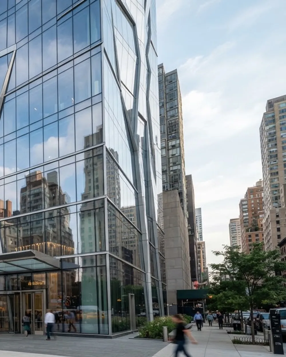Glazed curtain-wall elevation with a regular grid of aluminium mullions and transoms.